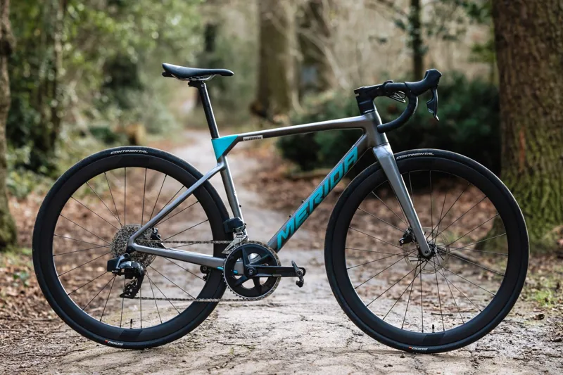 Merida Scultura Road Bikes | Race & Endurance